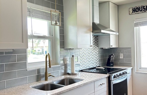 Bayshore Gardens House | 2BR/2BA – 55+ Community Rental - 6 Miles to Anna Maria Island Beaches