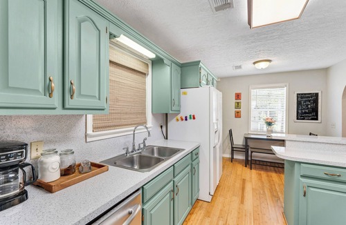 San Augustine House | 2BR Home Near Sam Rayburn Lake w/Fire Pit