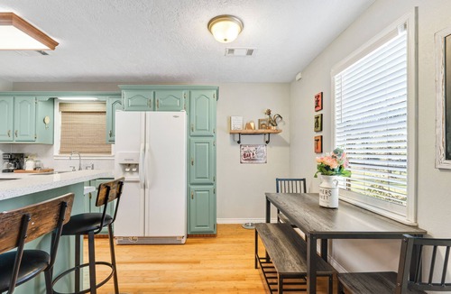 San Augustine House | 2BR Home Near Sam Rayburn Lake w/Fire Pit