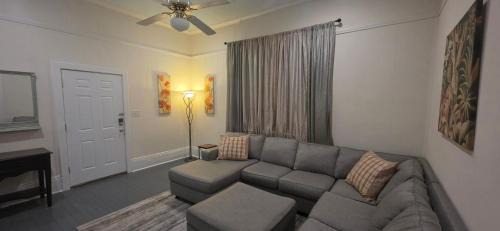 South 7th Ward Apartment | 2BR Penthouse On Claiborne