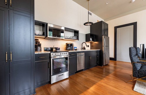 Central Business District Hotel | 2BR Rare Find! Steps from French Quarter | The Mayfair