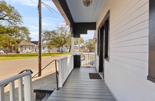 Saint Roch House | 2BR Steps to Music + Food | Pet Friendly