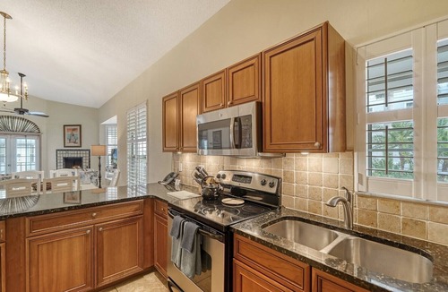 Whitney Beach Cottage | 2BR Swap Frost for Blue Skies at Little Gull