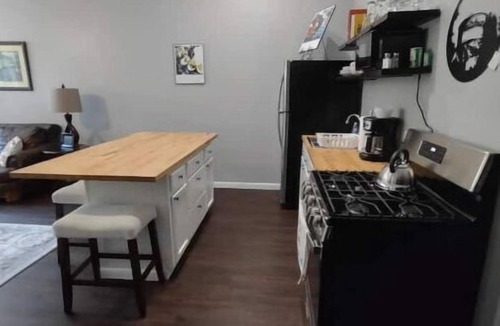 Natchez Apartment | 2feathers inn #1