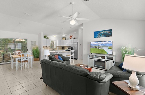 Santo Domingo House | 3/2 Designer in the Village of Santo Domingo