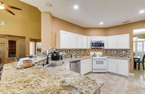 Sugar Land House | 3,500-Sq-Ft Retreat w/Private Yard in Sugar Land!