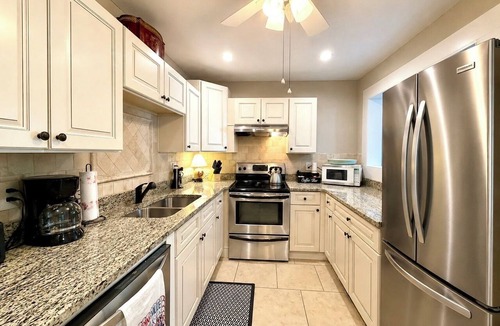 Gadsden Cottage | 3-Bed/2 bath Cottage within walking distance to Historical Downtown Gadsden