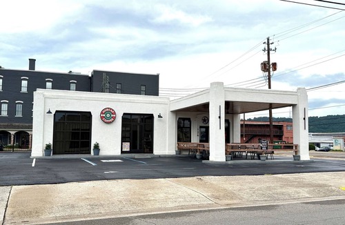 Gadsden Cottage | 3-Bed/2 bath Cottage within walking distance to Historical Downtown Gadsden