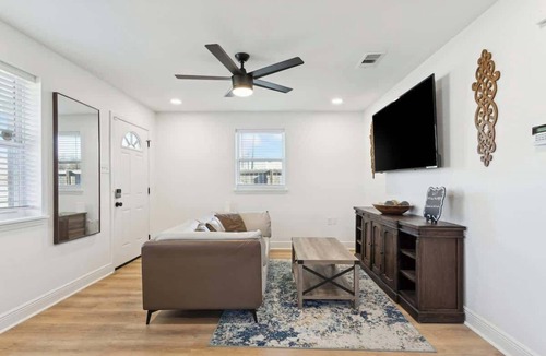 Meraux House | 3 bed 2 bath Nola home