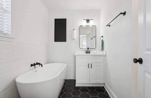 Meraux House | 3 bed 2 bath Nola home