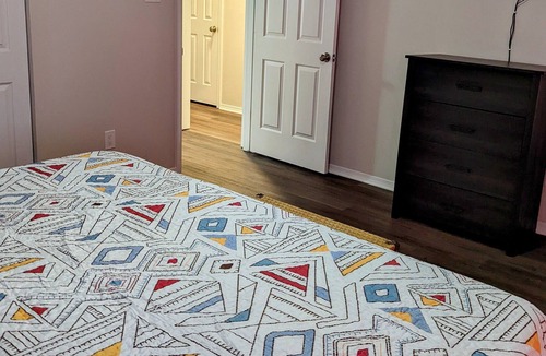 Shreveport House | 3 Bed Townhouse with King Bed Mins from Downtown