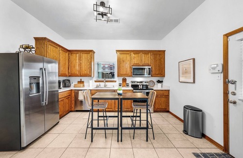Commerce House | 3-bedroom 2-bath house across the street from East Texas A&M University
