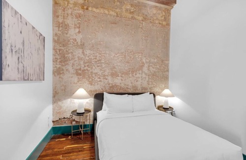 French Quarter Bed & Breakfast | 3 Bedroom Apartment, French Quarter, Heart of City, Walk to Bourbon St
