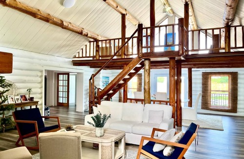Lillian Cabin | 3-bedroom cabin in enchanting Lillian with WiFi, AC