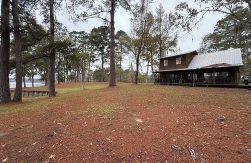 South Toledo Bend Cabin | 3-bedroom cabin South Toledo Bend with private boat ramp
