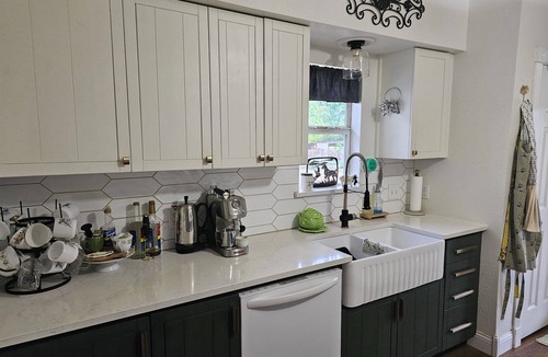 Trinidad Cottage | 3-bedroom Cottage in the small Country town of Trinidad! Eat/Swim/Relax! REPEAT!