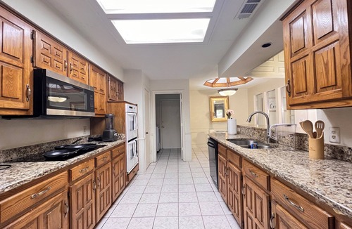 Plano House | 3-bedroom Family Sized home w/King Bd, Game Room + Lounge Room, Sleeps 8