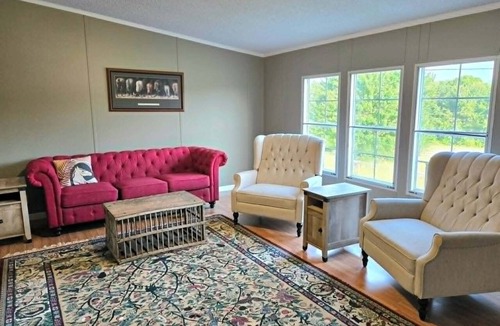 Dickel House | 3-bedroom Guest House on tranquil Farm in Wartrace