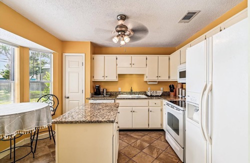 El Centro Beach House | 3 Bedroom Home w/Large Private Yard & Garage Parking, Near the Beach!