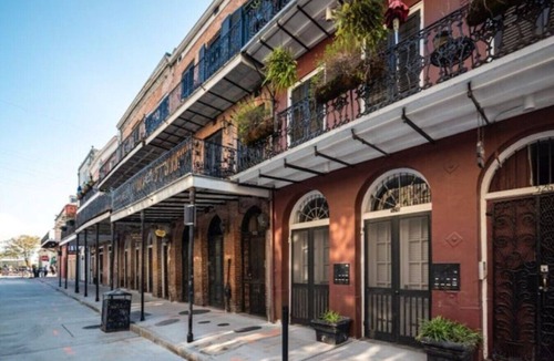 Broadmoor House | 3 Bedroom Home in the Heart of New Orleans!