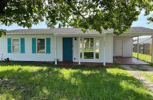 Orlando House | 3-bedroom house in amazing Orlando with AC and fitness room-BEACH STYLE BUNGALOW