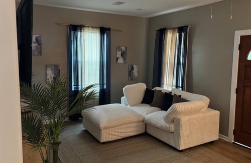 Fondren House | 3-bedroom house in beautiful Jackson with cool AC breeze
