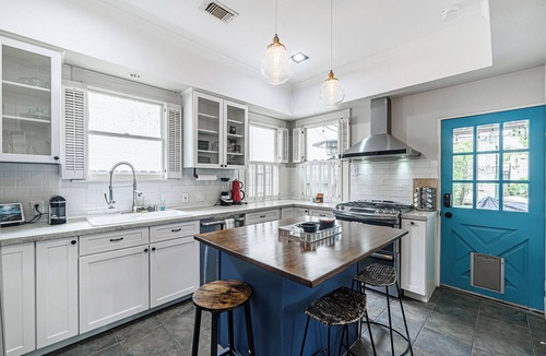Greater Heights House | 3-bedroom house in delightful Houston with WiFi, fitness room, AC