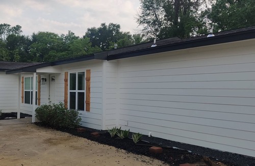 Beaumont House | 3-bedroom house in superb Beaumont with cool AC and comfort