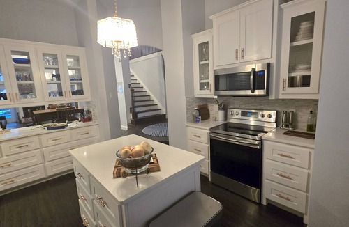 Valley Ranch House | 3-bedroom house w/pool in N DFW. close 2 airports, Rangers, medical, FIFA,shops