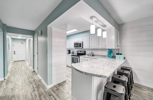 Biltmore Beach Condo | 3 Bedroom Luxury Shoreline, Spacious Oceanfront Condo with Scenic View