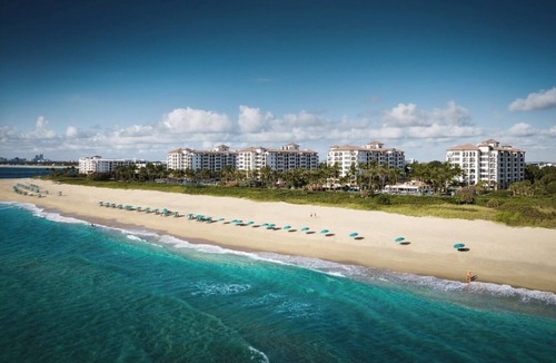 Palm Beach Shores Villa | 3-bedroom oceanfront villa in serene Palm Beach Shores April 12-19