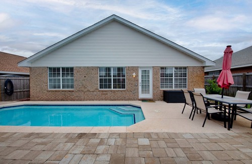 Seaspray House | 3 Bedroom PRIVATE POOL - GOLF CART INCLUDED - 5 MIN WALK TO PRIVATE BEACH ACCESS