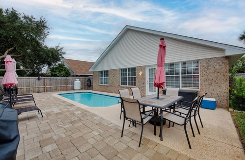 Seaspray House | 3 Bedroom PRIVATE POOL - GOLF CART INCLUDED - 5 MIN WALK TO PRIVATE BEACH ACCESS