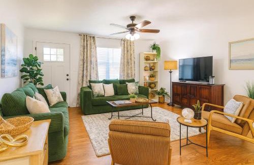 Marksville Villa | 3 Bedroom - Sleeps 10 - The Lagniappe Escape