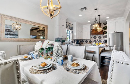 Old Northwood Historic District House | 3 Bedrooms | 2 Full Bathrooms | Spacious Living Area & Modern Kitchen | Downtown Location