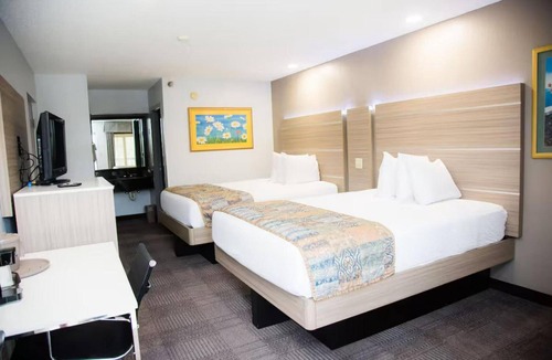 Mary Esther Hotel | 3 Family-Friendly Rooms near Air Force Armament Museum | Free On-Site Parking!