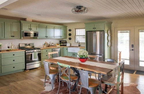 Russellville House | 3 for 1 Full Ranch Stay Sleeps [19] Weddings & Family Gatherings