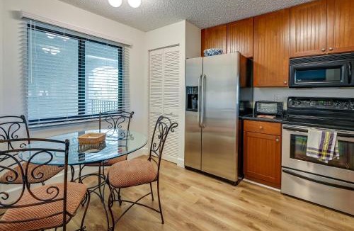 Naples Apartment | 3 Mi to Beaches Naples Condo with Pool Access!