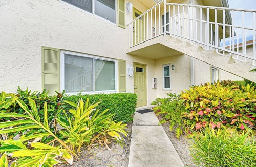 East Naples Condo | 3 Mi to Downtown Naples: Country Club Condo!