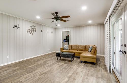 Alexandria House | 3 Mi to Dtwn Alexandria: Family Home w/Hot Tub!