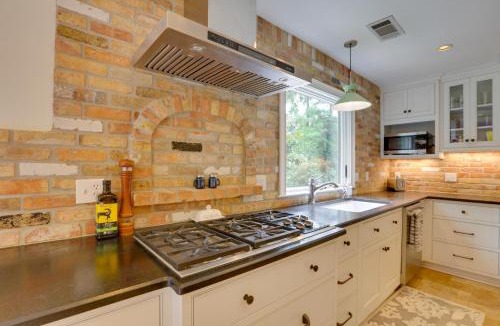 Tallahassee House | 3 Mi to Dtwn! Quiet Tallahassee Gem w/Lush Patio