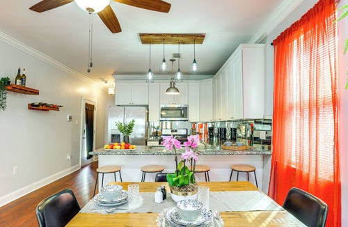 Gentilly Terrace Apartment | 3 Mi to French Quarter: Cozy Couple's Getaway