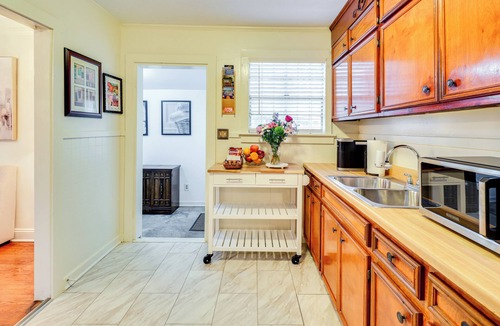 Jackson House | 3 Mi to Mississippi Stadium: Cozy Jackson Getaway!