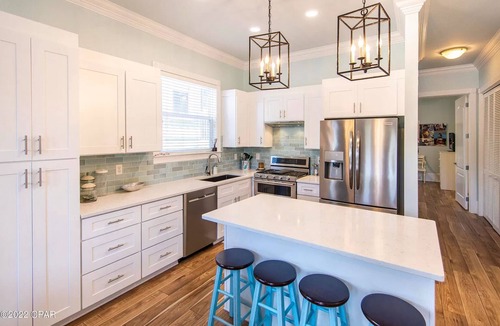 Fort Bay House | 3 mins to the Sand, Beachfront Pool!