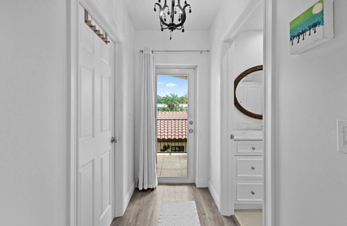 Boca Raton House | 3 OR 6 bdrms Villa - 1 minute from the beach ADD GUESTHOUSE