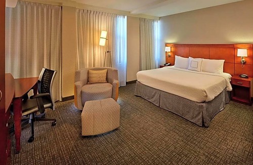 Downtown St. Petersburg Hotel | 3-Star Hotel ∙ Courtyard by Marriott St. Petersburg Downtown