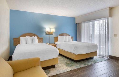 Seabreeze Park Hotel | 3 Units | Ocean View Retreat with Pool and Parking Near Daytona Lagoon