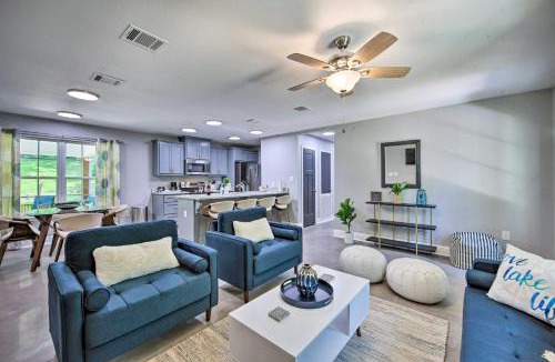 Avinger House | 3 Waterfront Units! Lake O' the Pines Group Stay
