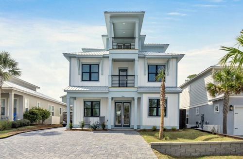 Miramar Beach House | 300 m² House ∙ 7 bedrooms ∙ 16 guests