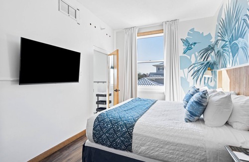 West Panama City Beach Hotel | 302 Rosemary Beach Inn - Includes Beach Chairs & Complimentary Breakfast + Access to 4 Pools